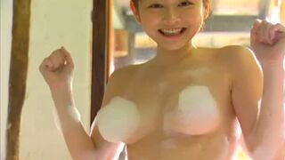 Anri Sugihara Relaxes in a Sensual Bubble Bath