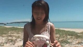 Daring Sexy Asian Babe Gives Real Blowjob Action