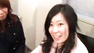 Shy Amateur Babe Ditches Innocence for Sultry Blowjob Seduction