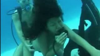 Hot Babe Gets Her Tight Pussy Pounded Underwater