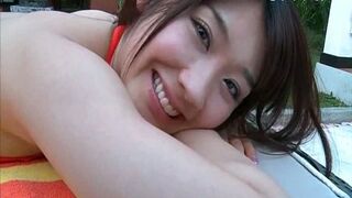 Sexy Asian Cutie Poses Her Sensual Body in Seductive Solo Show