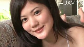 Hot Japanese Darling Tempts You in Sexy Bikini Action