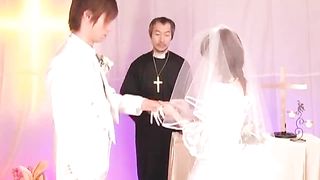 Amateur Asian Bride Finds Pleasure on Wedding Night