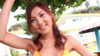 Japanese Beauty Shares Her Sexy Bikini Body in Hot Scenes