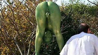 Public Statuesque Pleasure – Vibrant Outdoor Sex Adventure