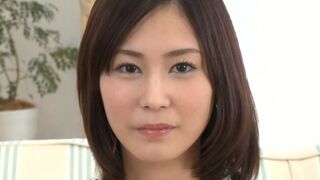 Two Hot Japanese Sluts Get Naked in Spa, Sucking Cock Like Pros in Threesome