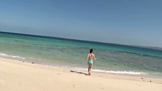 Sexy Bombshell Flaunts Her Body in Bikini