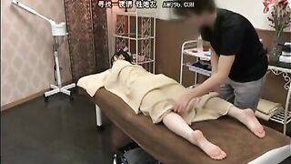 JapaneseVirgin'sFirstEroticMassageExperience