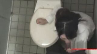 Japanese Office Lady Squirts During Steamy Toilet Cunnilingus
