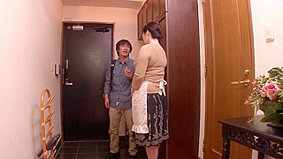 JapMom With Big Butt Relaxes While Dad Puts HisDick To Work Inside Her