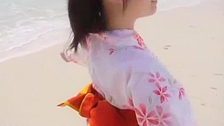 Horny Japanese Beauty An Shinohara in Wild Outdoor Beach Action