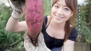 Outdoors JAV MILF Akiho Yoshizawa Gets Hot Blowjob Action
