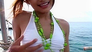 JAV Star Tina Yuzuki’s Sweet Seductive Posing in Exotic Japanese Scenes