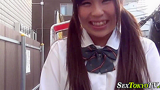 Japanese Teen 18+ мастурбирует на вебкамере ~ Молодая азиатская девушка трет свою мокрую киску