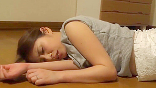Seductive Cuckolding – Watch a Furin Japanese Wife Tempt You with Her Alluring Charms!