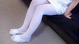 Alluring Japanese Nurse Seduces in Steamy Naasu JAV Scene