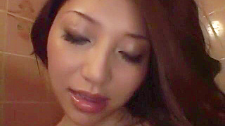 Yuuna Takizawa’s Luscious Shower Scene - Perfect for Small Tit Porn Fans!