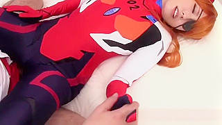 Apple-Eyed Anime Angel – Asuka Evangelion’s Luscious Cosplay Seduction!