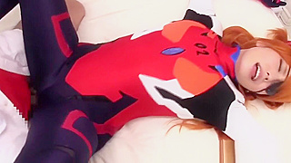 Apple-Eyed Anime Angel – Asuka Evangelion’s Luscious Cosplay Seduction!
