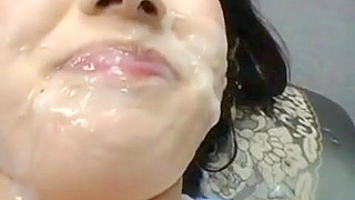 Sensual Japan Milf Mariko Shiraishi in a Hot Facial Bukkake Scene