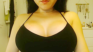 Japanese Cam Girl 18+ Reveals Steamy Solo Masturbation Session!