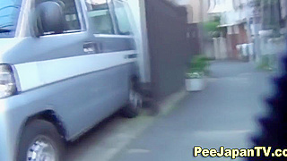 Japanese Women Urinate in Public – A Fetish Exploration