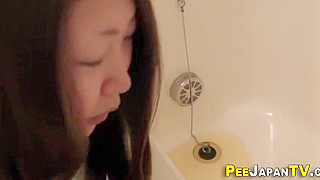 Japanese Beauty’s steamy pee scene – Must-watch video!