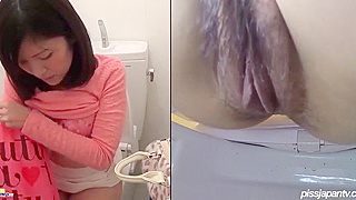 Hottest Japanese Milf Reveals Her Secrets in Steamy Masturbation Video!