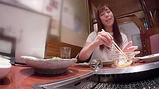 Hardworking Shiho Reveals Her Secret – Solo BBQ Fun in a Restaurant