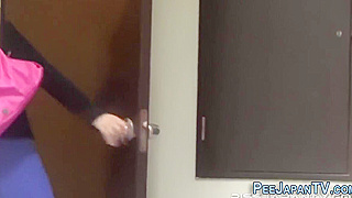 Japanese Sensation – Women’s Public Peeing Fetish Unleashed!