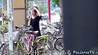 Wet & Wild – Asian Piss Play Adventures in Public Places