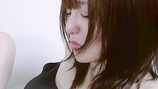 Luscious Japanese Model Exposes Her Body in Front of the Mirror