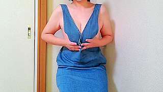 Japanese MILF with Enchanting Body Slathers Luscious Lotion for Sensual Pleasure!
