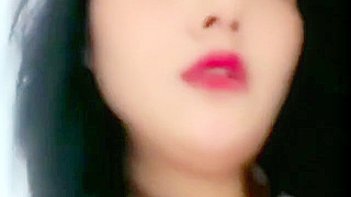 Japanese Amateur Babe Shows Off Her Masturbation Skills on Webcam