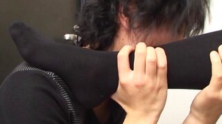 Reiko Sawamura enjoys a finger fuck
