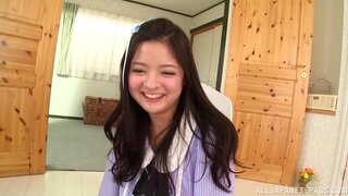 Fascinating long-haired model Kokomi Suzuki gives head