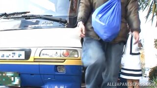 Kinky Japanese model amazes with her show 4