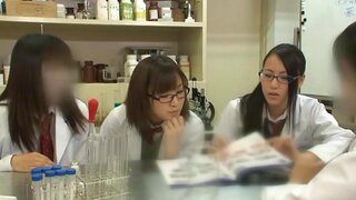 Teen schoolgirl friends in glasses help to jerk him off