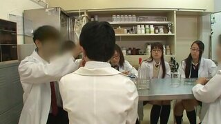 Teen schoolgirl friends in glasses help to jerk him off